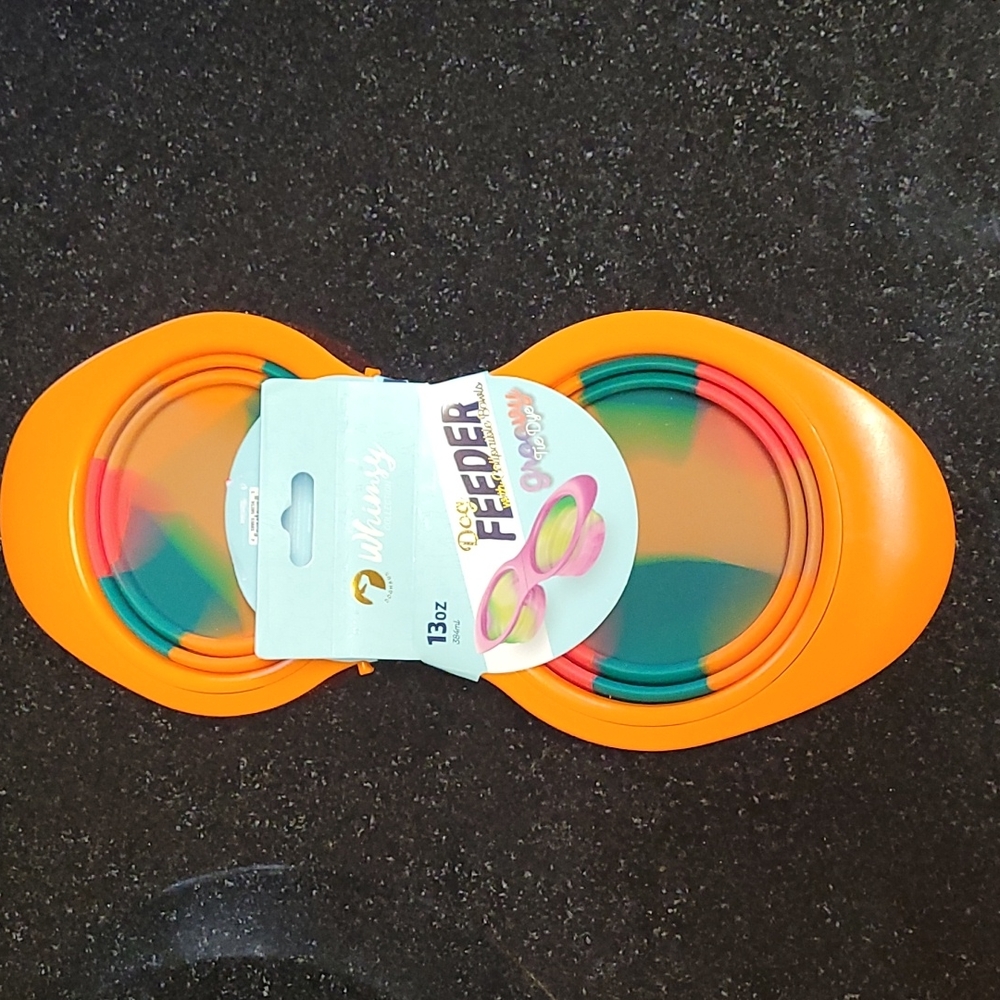 Collapsible Travel Dog Feeder